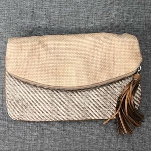 BananaRepublic Convertible Straw Clutch/Crossbody